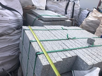 Obrzeża granitowe szare 6x20x80-120cm