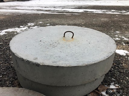 Właz betonowy op 600 (60cm średnicy)